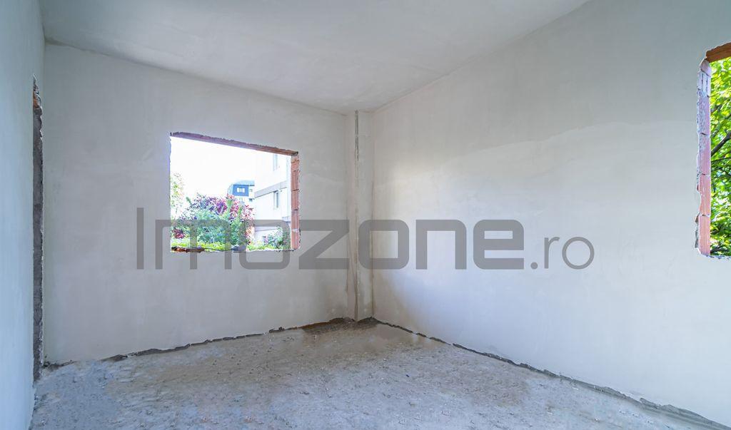 3 Camere 86 mp decomandat 2 balcoane zona de case Mi