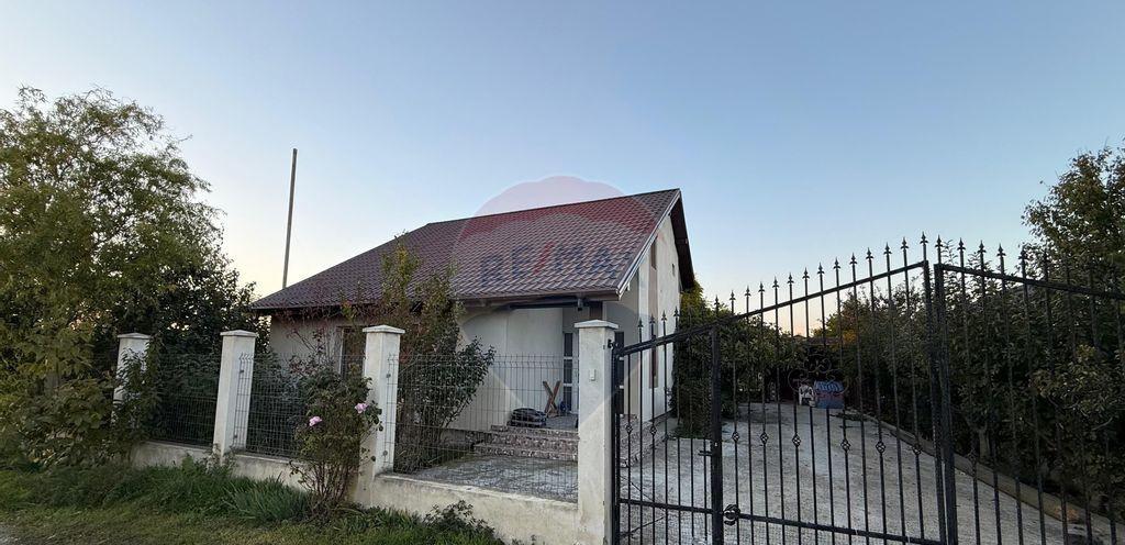 Casa / Vila cu 5 camere