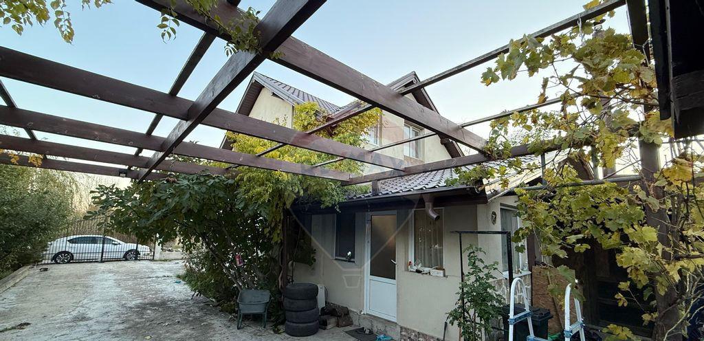 Casa / Vila cu 5 camere