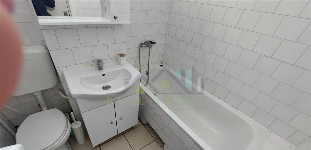 Garsoniera bloc de apartamente Centrul Civic