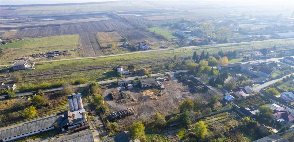 Racaciuni teren intravilan 6 886mp hale in suprafata de