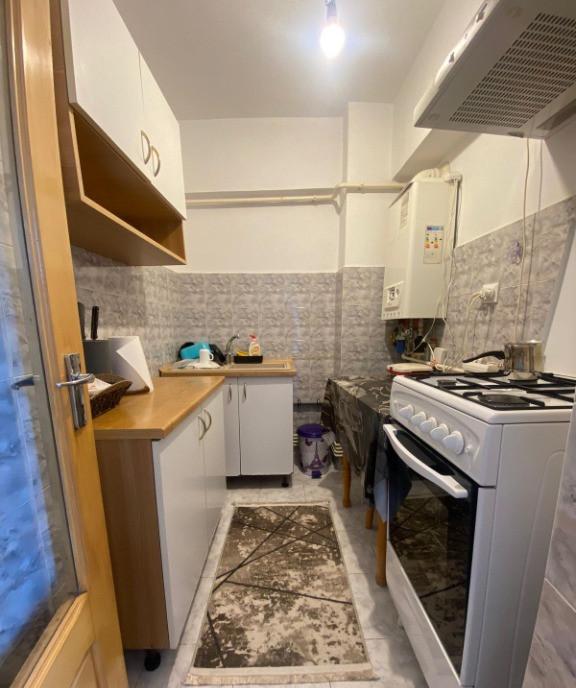 Garsoniera vis a vis de Hala Centrala etaj 2