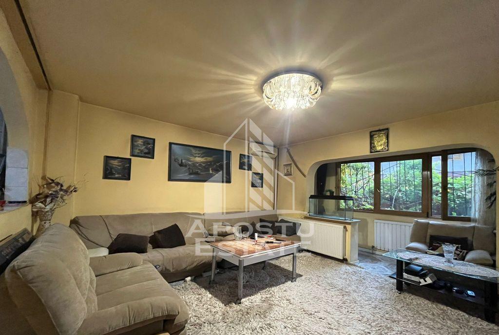 Apartament cu 3 camere 2 bai 2 balcoane zona Vladeasa