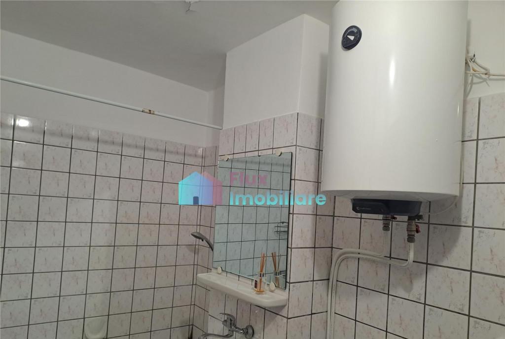 Apartament cu 3 camere etaj 2 Obcini zona Dany Gry