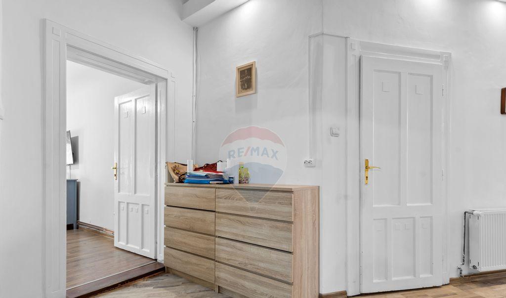Apartament cu 2 camere la comun de vanzare Ultracentral