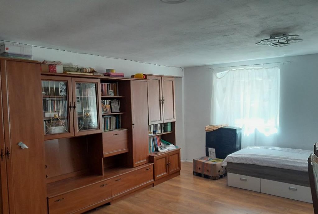 Apartament cu 2 camere 56 mp etaj 2 zona Plopilor