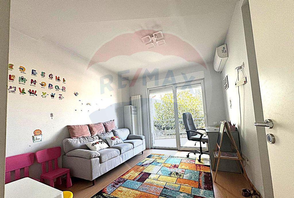 Casa / Vila spatioasa de inchiriat - Militari zon