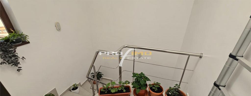 Apartament 3 camere intr o vila P 2E cu cate un apartament p