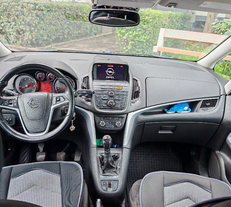 Opel Zafira Tourer 4 100 eur