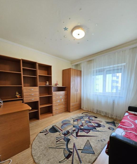 Ap 3 cam la intrarea in Razboieni 1700 ron