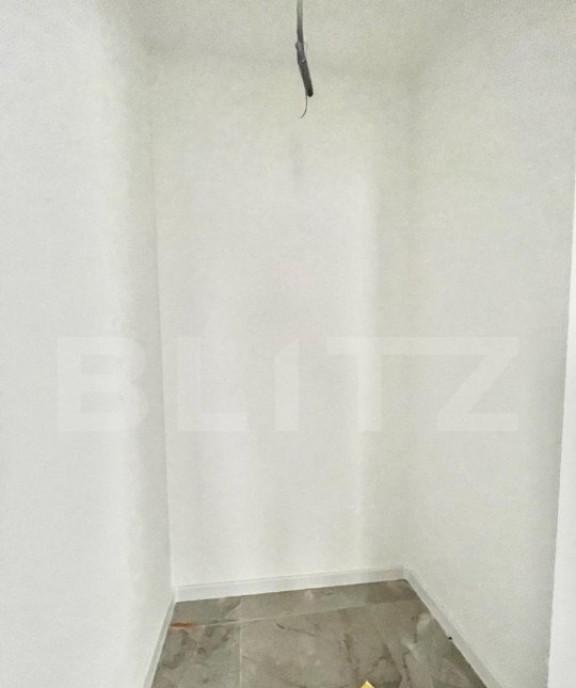 Super pret Apartament cu 3 camere balcon etaj 1 1 loc