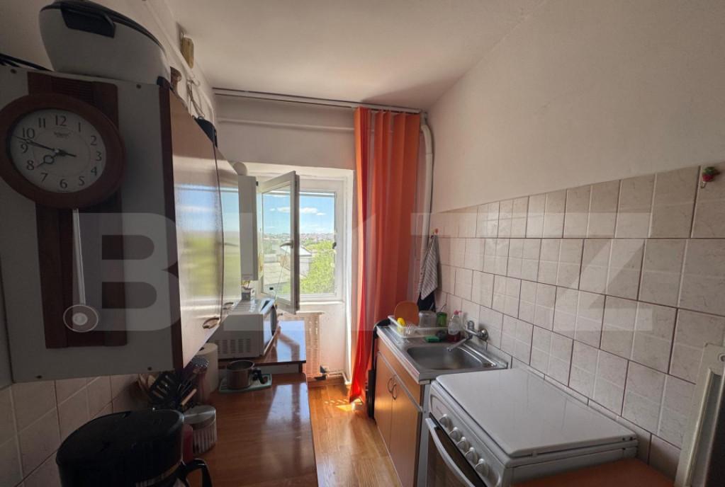 Super pret Apartament cu 3 camere balcon etaj 1 1 loc