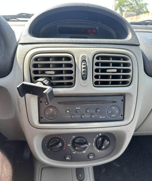 Renault Clio Symbol 1 5 DCI ndash 2006 ndash 129 000 km ndash Revizii la zi 1 900 eur