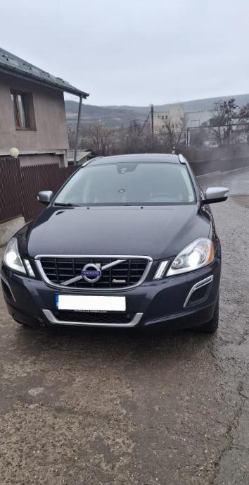 Volvo XC60 2013 R design 12 450 eur