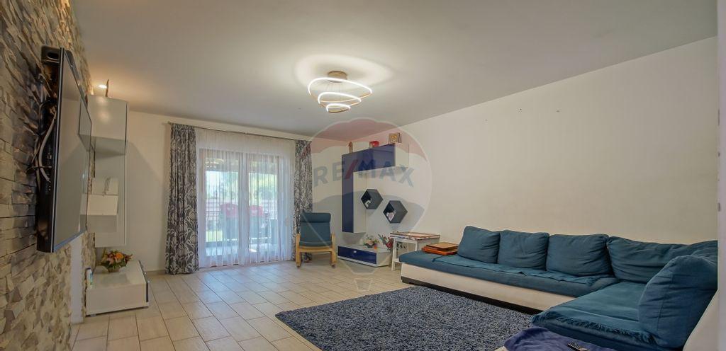 Casa Premium cu Design Elegant si Intimitate in Carti