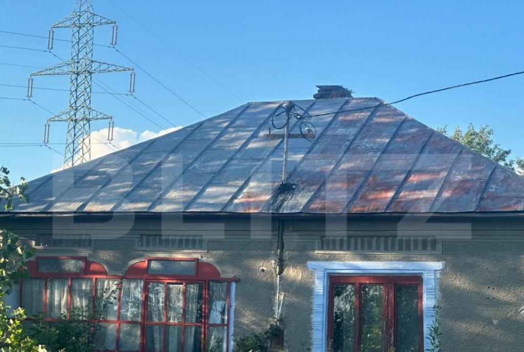 Casa batraneasca de vanzare 48 mp zona Patroaia Deal cu C