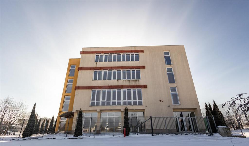 Edificu Birouri Centru medical comercial acces facil com