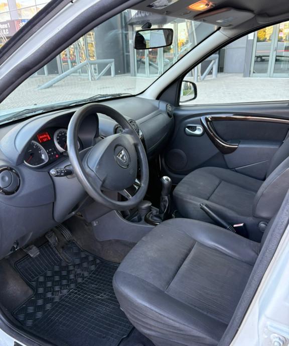 Dacia duster 4 450 eur