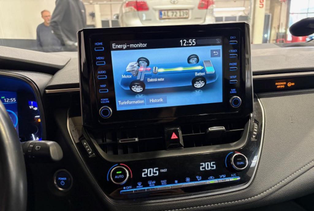 Toyota Corolla hybrid 13 900 eur