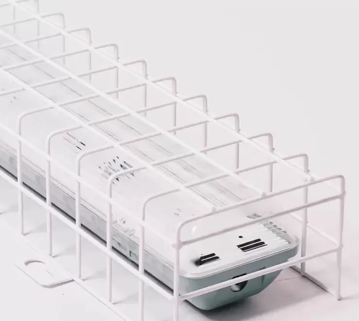 Grilaj de protectie antivandalism pentru LED 2x36W