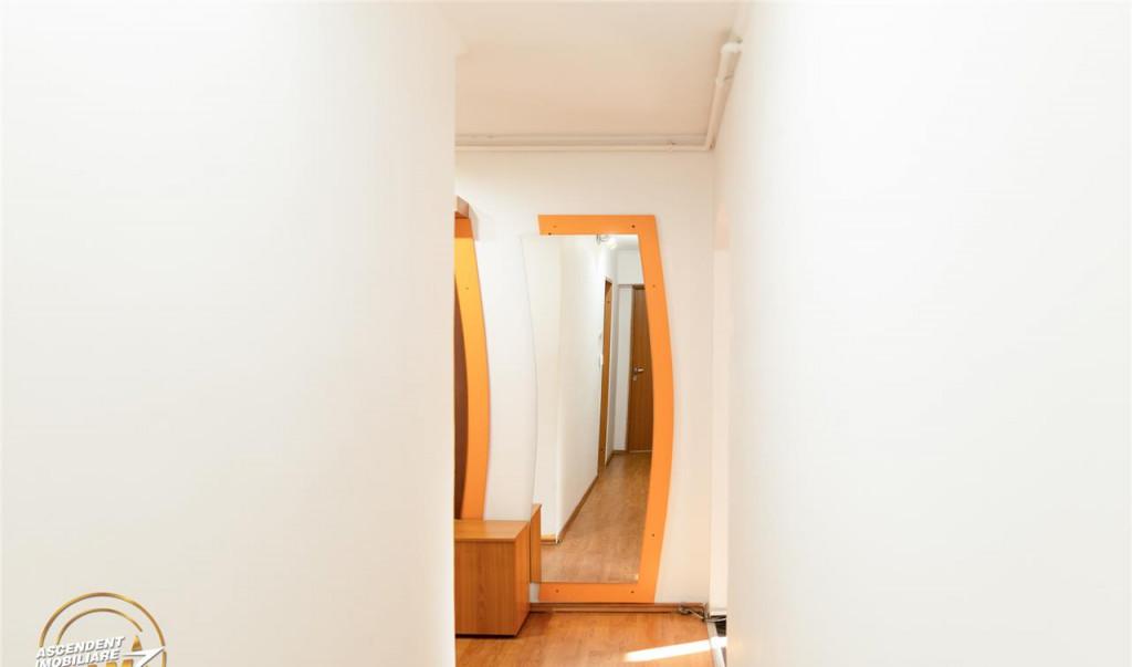 Film Apartament 3 camere decomandat spatios luminos 2 bai