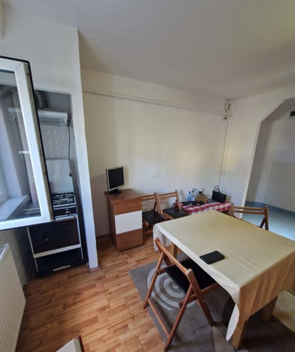 Apartament 3 camere 71 mp zona Hotvon