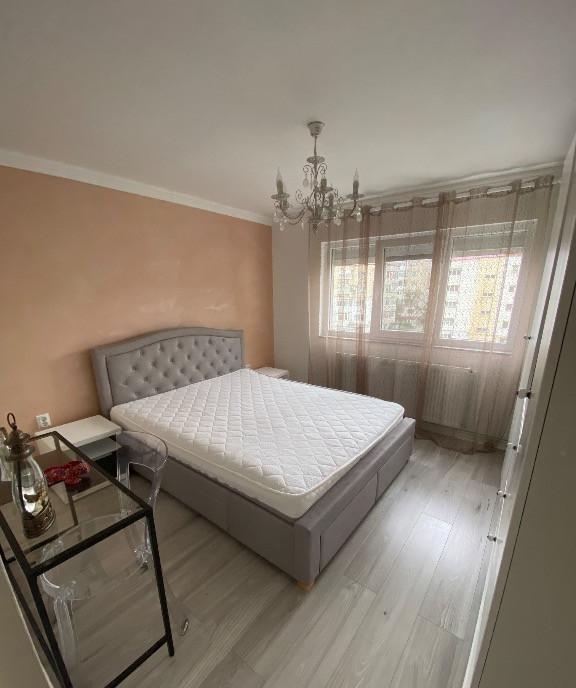 Apartament 2 camere decomandat renovat complet etaj 3/4