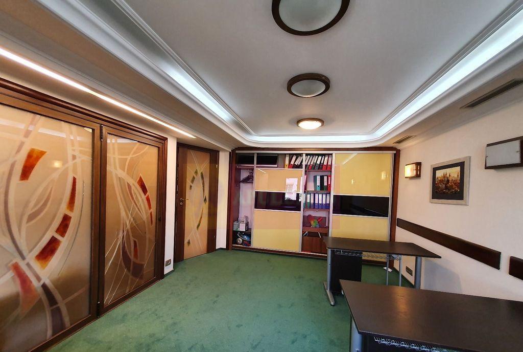 Apartament cu 3 camere de vanzare in Campina Zona ultra