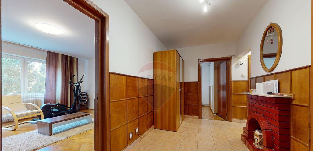 Apartament cu 4 camere o locuinta rara in Centrul Civ