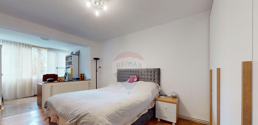 Apartament cu 4 camere o locuinta rara in Centrul Civ