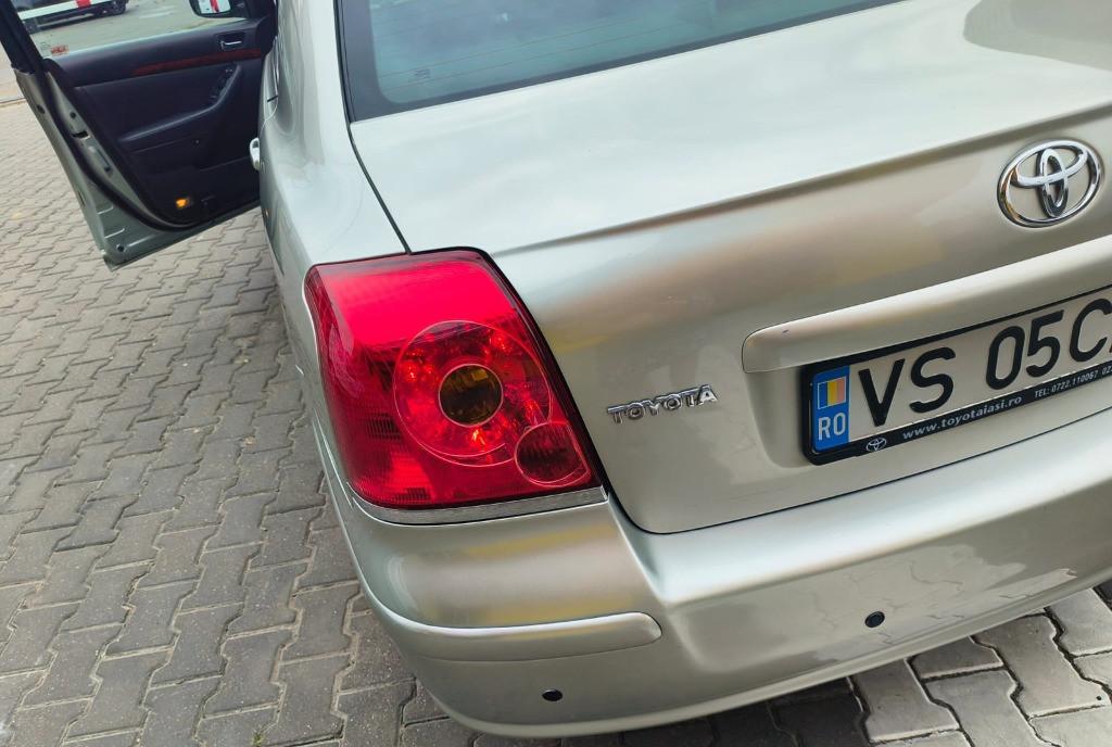 Toyota avensis T25 2 0 2 900 eur