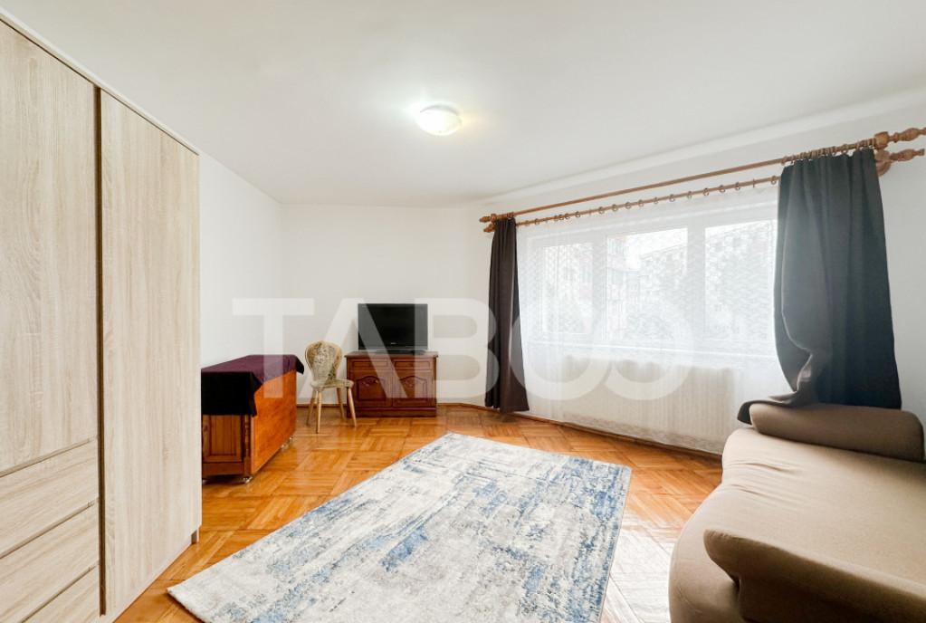 Apartament cu 2 camere decomandate in zona Mogosoaia Manastu