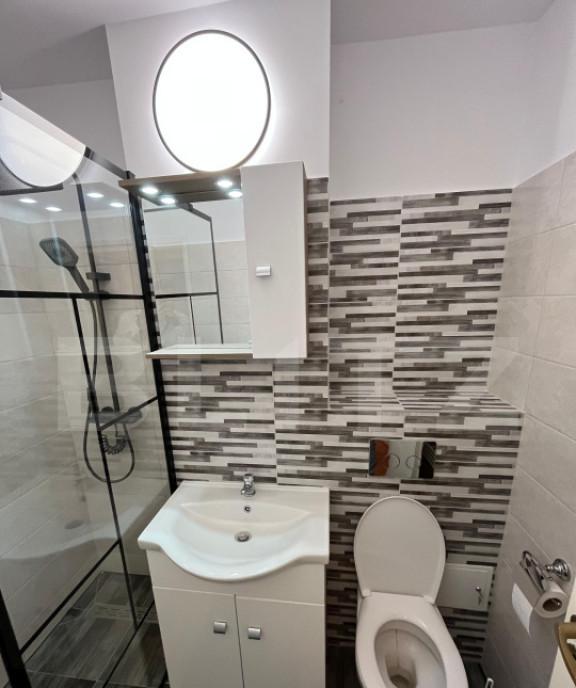 Apartament 4 camere semidecomandat 95mp zona P ta Flora