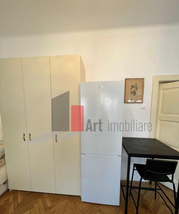 Garsoniera de inchiriat in zona Magheru ultracentral