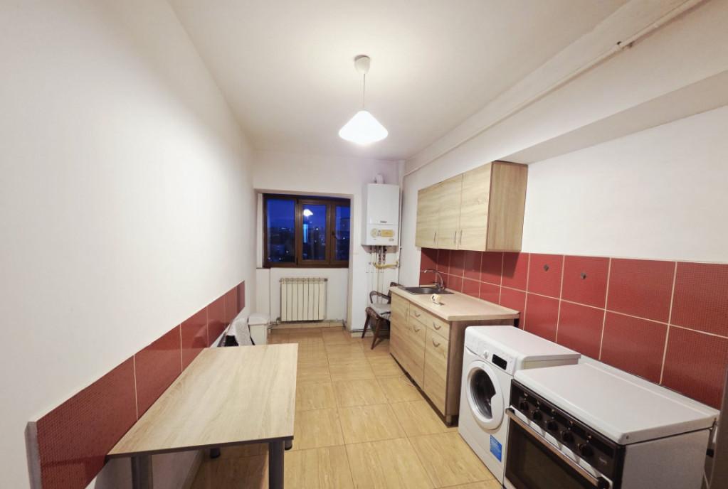 Ap 1 cam D Gara vis a vis Mc donalds