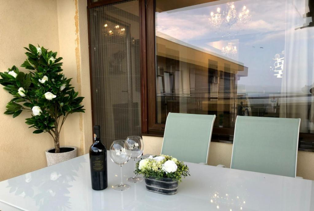 Apartament 3 camere zona Mamaia Nord