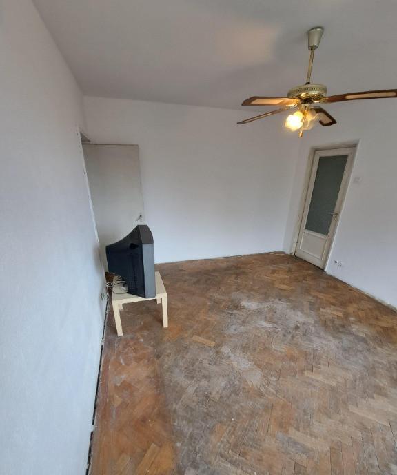 3 camere intre Gara de Nord si Basarab B dul Dinicu Golescu nr 39