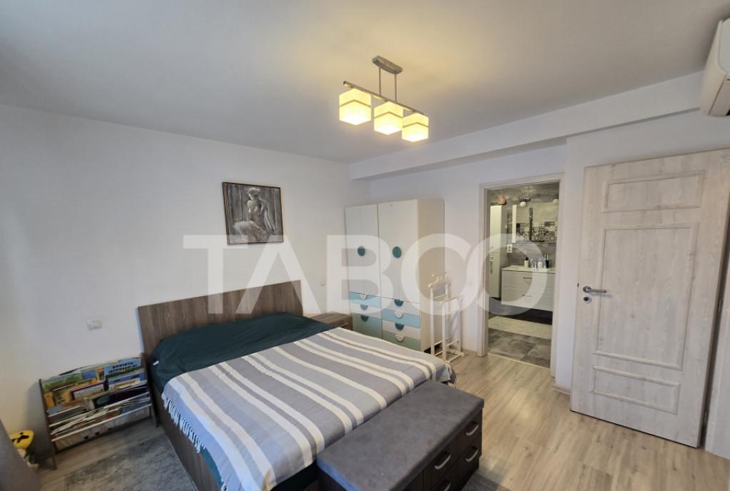 Casa de vanzare 5 camere 160mpu 3 bai 120mp teren liber zona