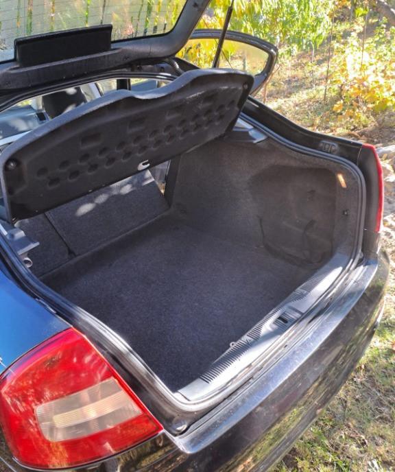 Skoda octavia 2 masina 3 200 eur