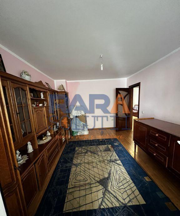 Apartament 3 camere 76 mp doua balcoane