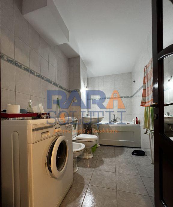 Apartament 3 camere 76 mp doua balcoane