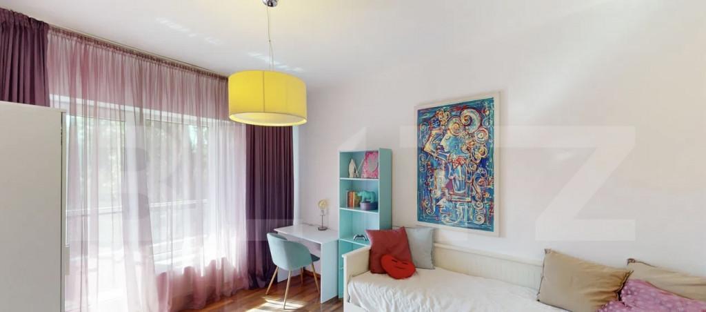 Apartament 4 camere 135 mp 2 bai terasa parcare Complex