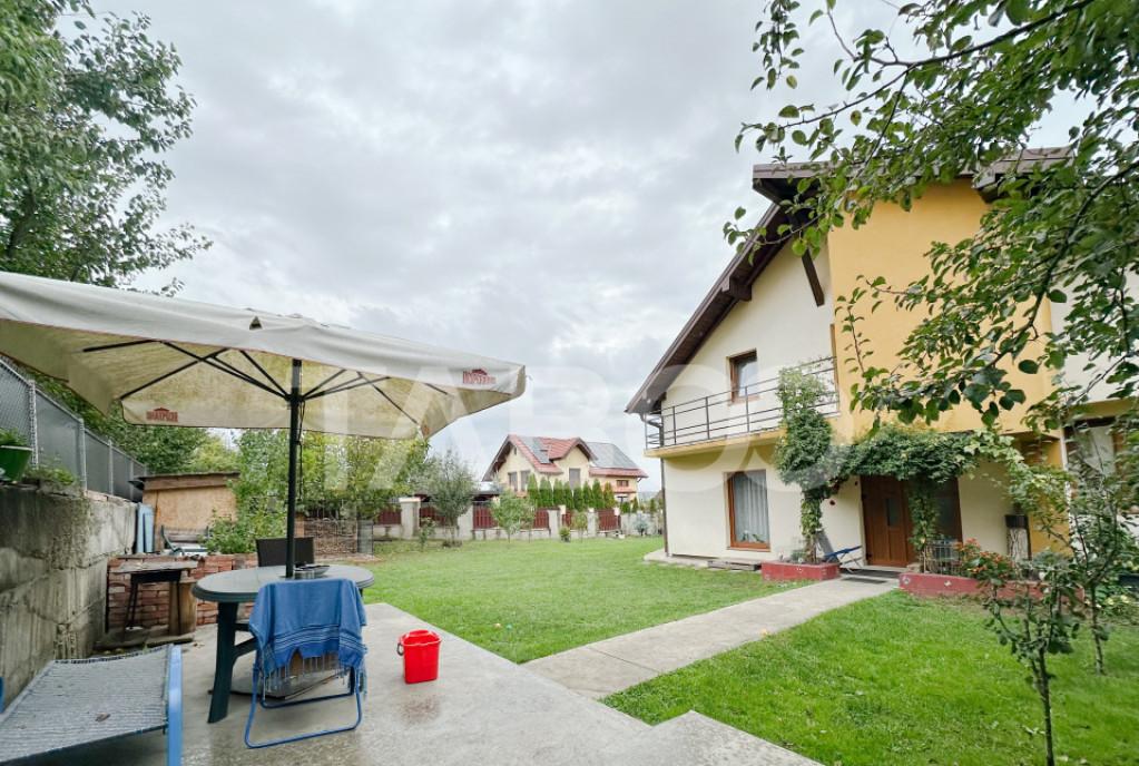 De vanzare casa stil mediteranian curte 704 mp B