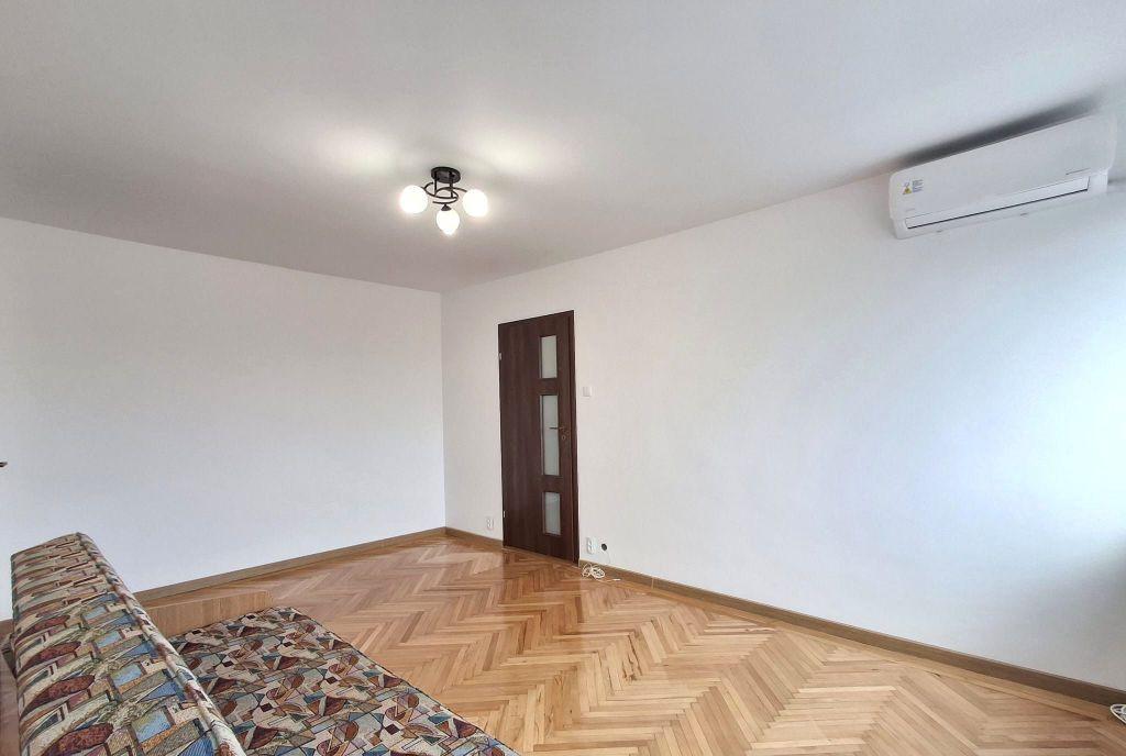 Apartament 2 camere renovat la 2 minute de metrou