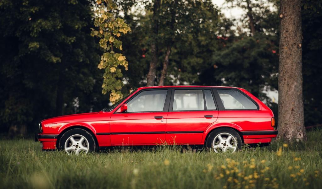 BMW seria 3 E30 Touring 318is 1990 3 799 eur
