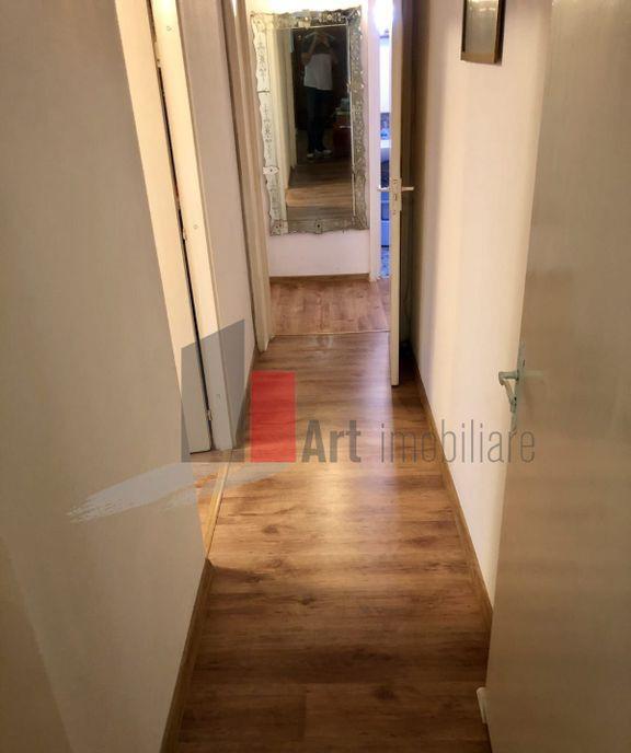 Vanzare apartament 3 camere Piata Sudului Secuilor