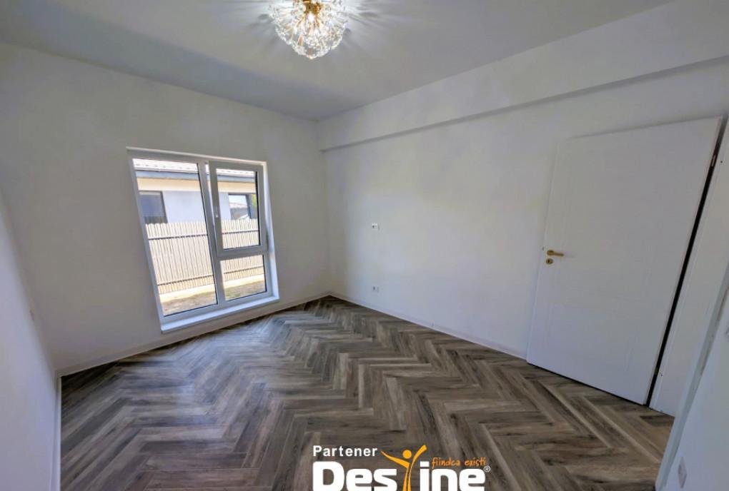 Casa cu 3 camere in Visan aproape de transport 2 bai curte