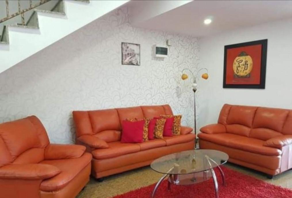 Casa parter si etaj mobilata si utilata rediu casa blanca