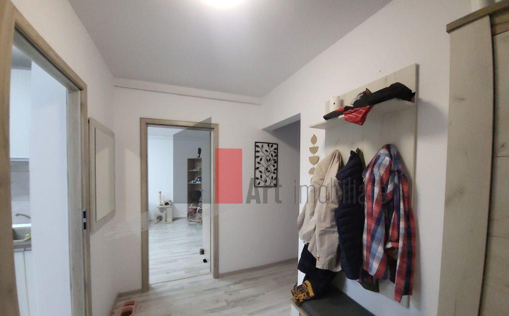 Apartament 3 camere decomandat Trapezului