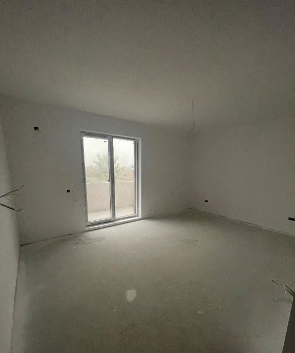 Apartament decomandat balcon toate utilitatile Sos Alexandriei